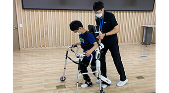 Dongtan Ardim Welfare Center in hwaseong city started wearable robot rehabilitation service with "Angel Legs M- A"