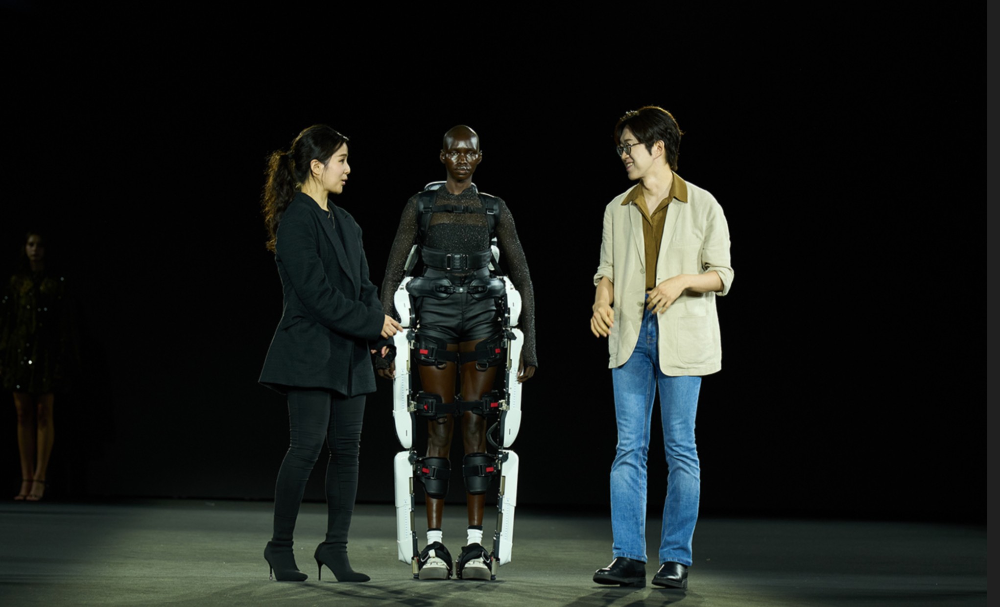 재활로봇의 패션화…엔젤로보틱스, '2026 SS서울패션위크' 올라